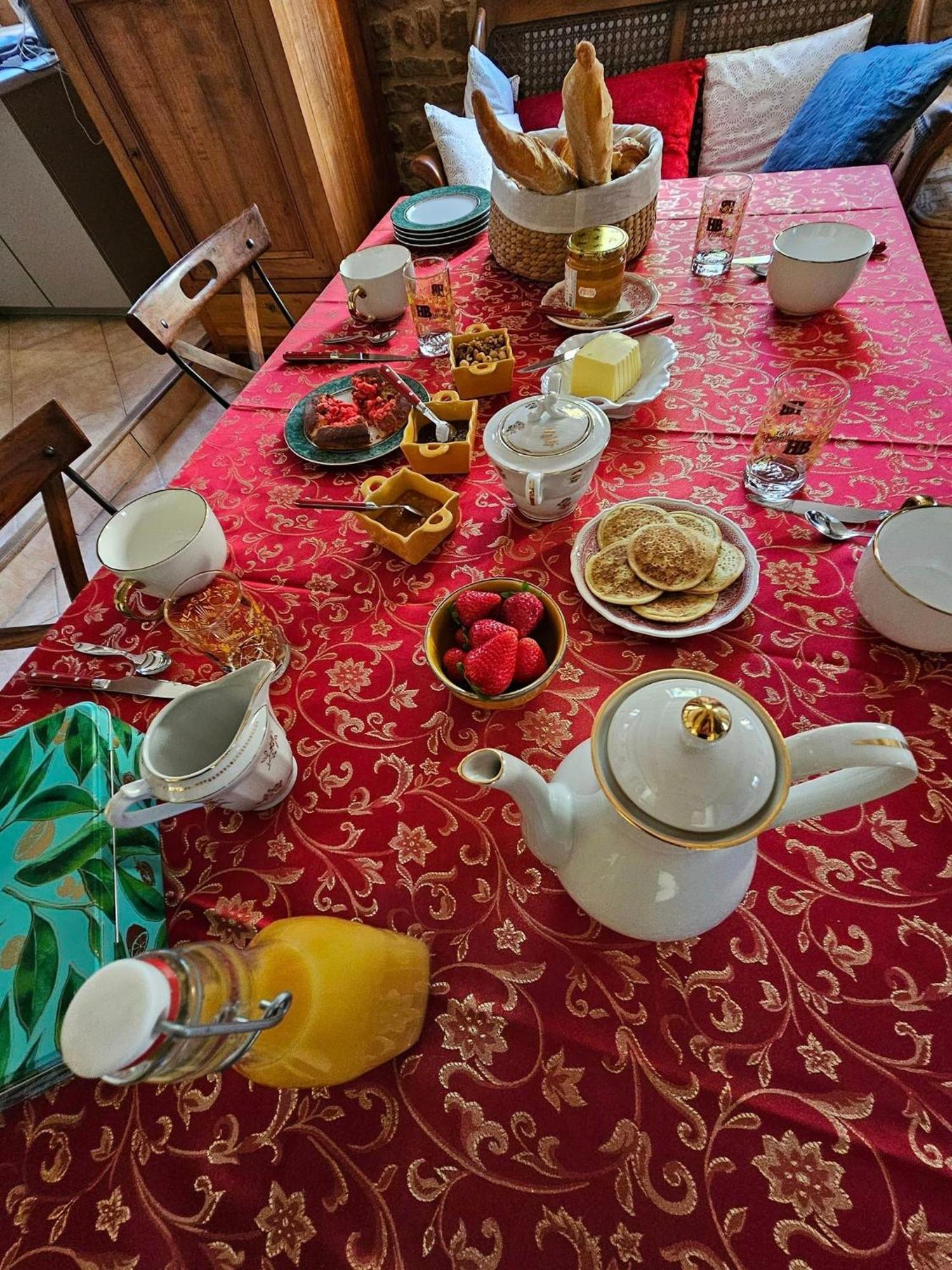 Cormatin Le Moulin De Chazelle B&B 외부 사진